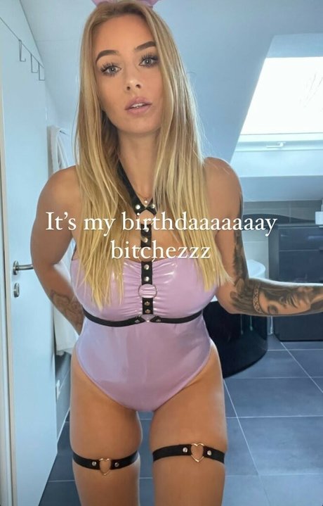 lizzzyfox erotic pornstar images