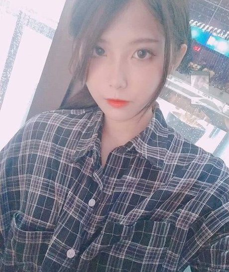 yunalu5211 pornstar sexy gallery