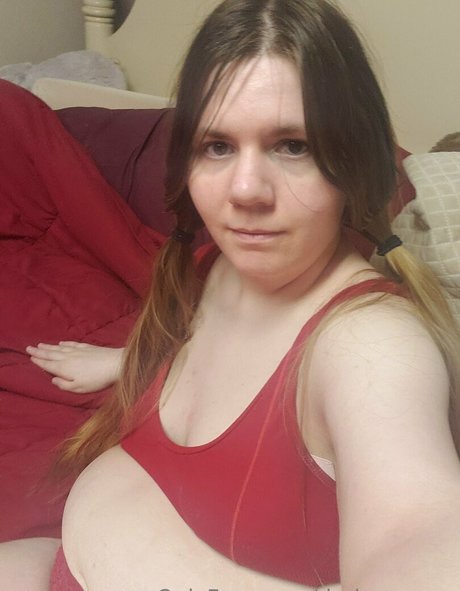 daringcreme pretty model img