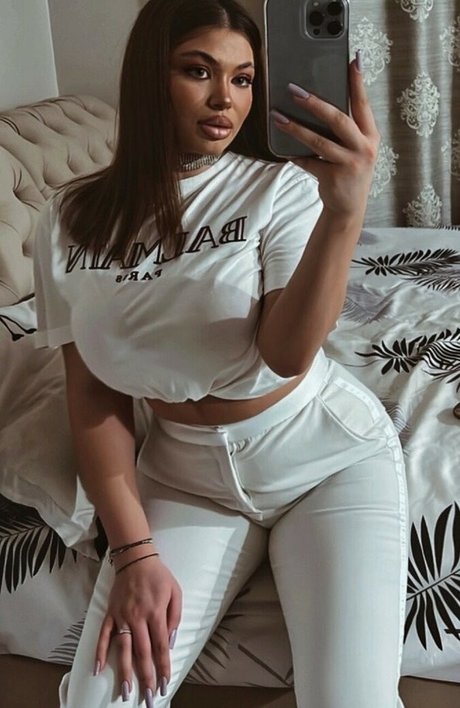 Roxana Elena adult star galleries