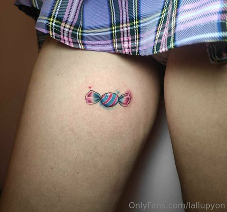 lallupyon nude model picture