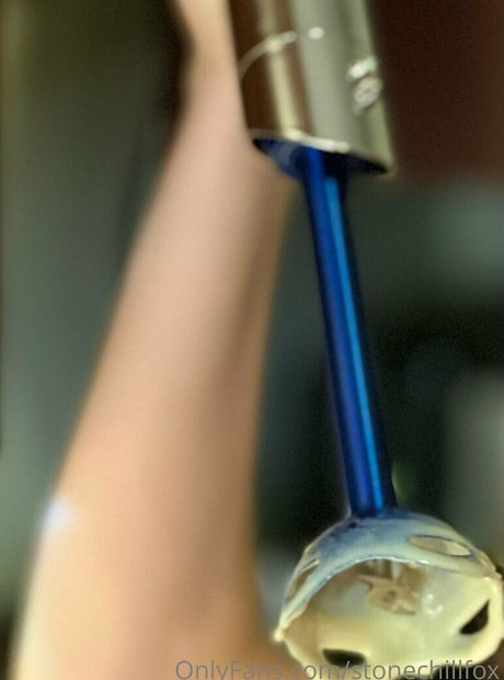 stonechillfox pornographic model gallery