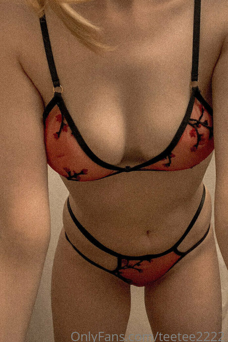 teetee2222 model exclusive picture