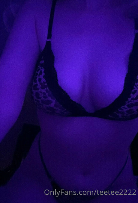 teetee2222 nudes model photos