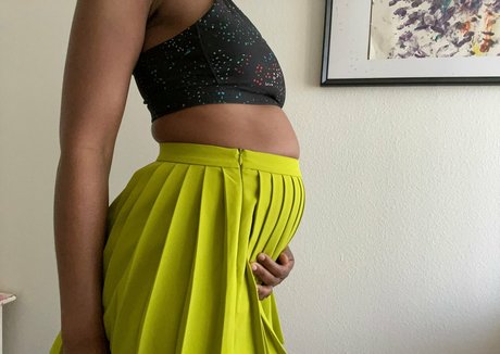 mangomob92 model pornographic photos