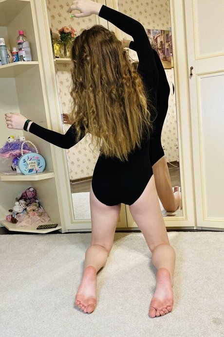 Anna Gloss naked actress image