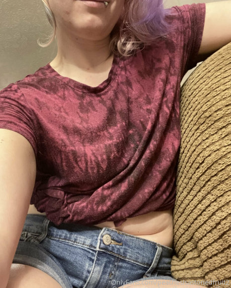 peachesisastonedfruit2 naked actress galleries