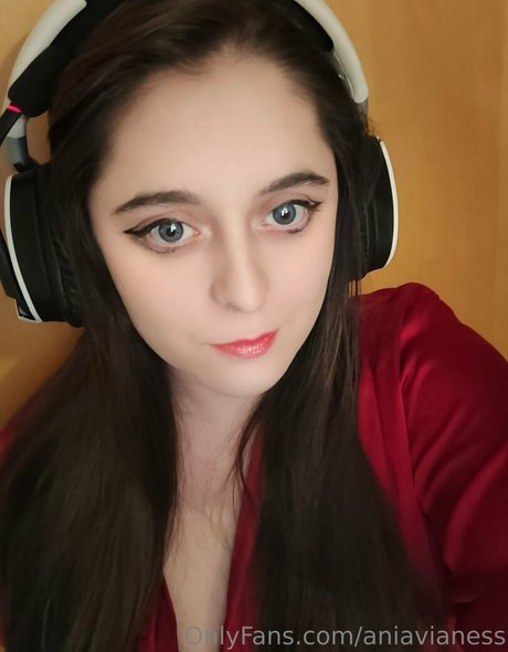 aniavianess nudes star images