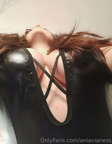 aniavianess model art photos