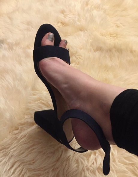 chrissys feet perfect model images