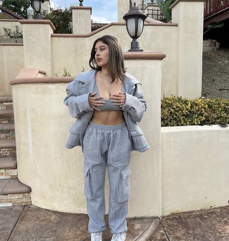 Laurimfgarciaa model pretty img