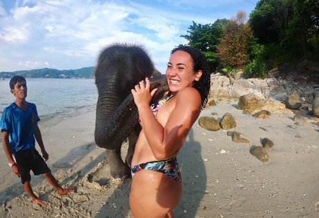 Tana Habibi hot model photo