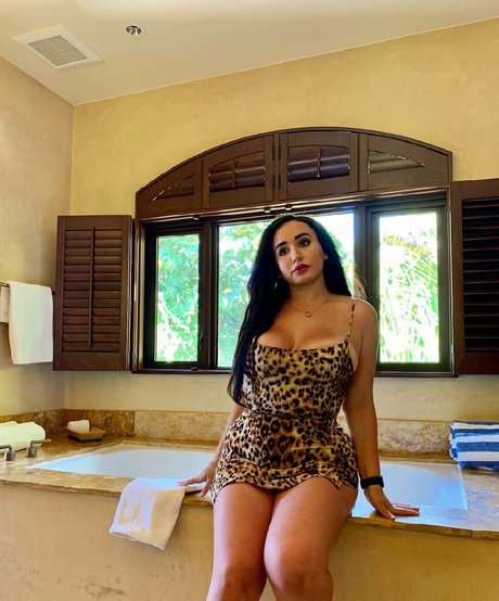 Tana Habibi sex pornstar img