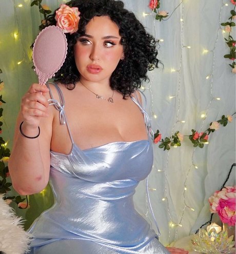 Tana Habibi model high quality picture