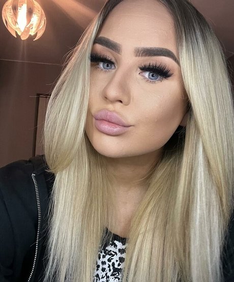 Molly O Shea model perfect gallery