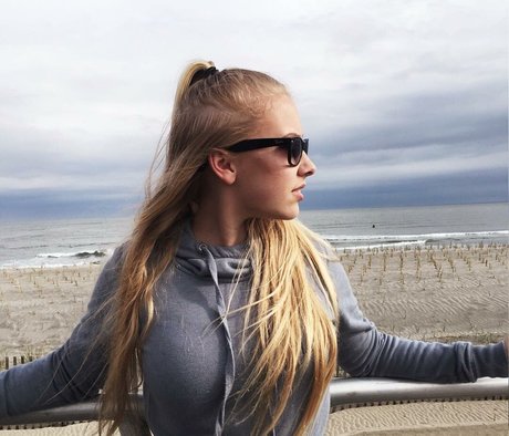 Rhiannon C free model photos