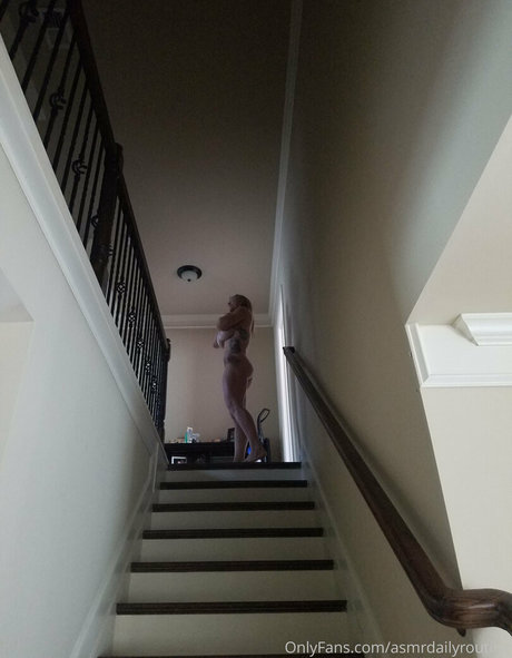 ASMRDailyRoutine pornstar hot image