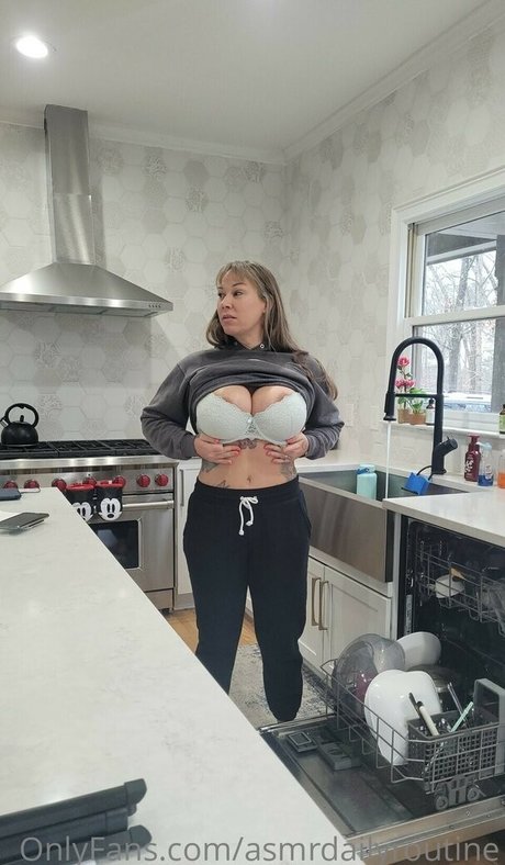 ASMRDailyRoutine star free image