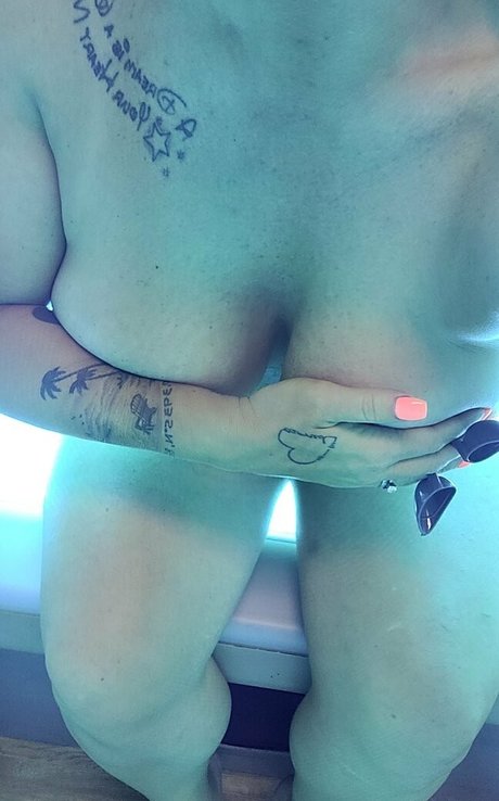 ASMRDailyRoutine star erotic pic