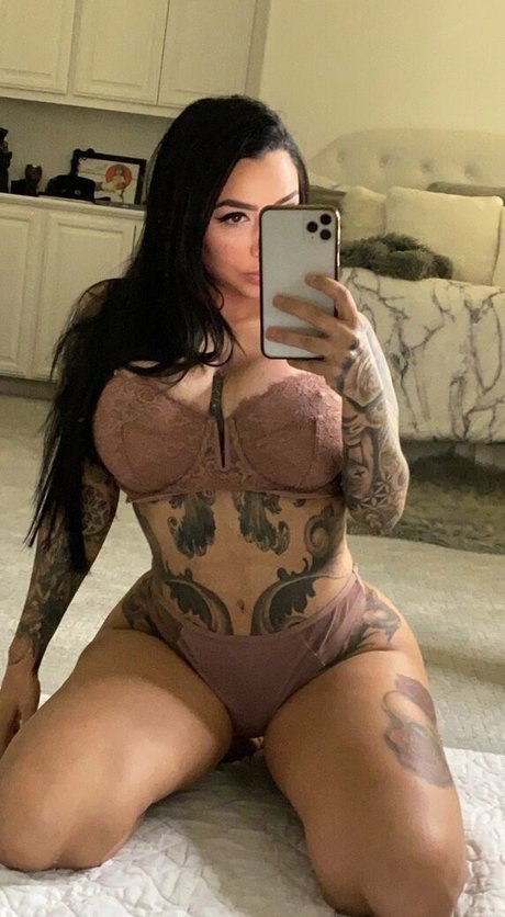 cassiecursesfree nice model pic