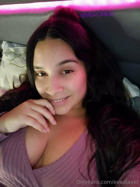 evadiavel pretty pornstar photos