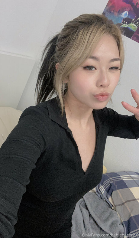 babiebeezz2 0 sex model photo