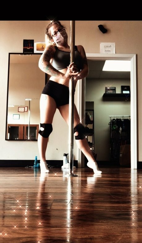 denalireese model perfect pic