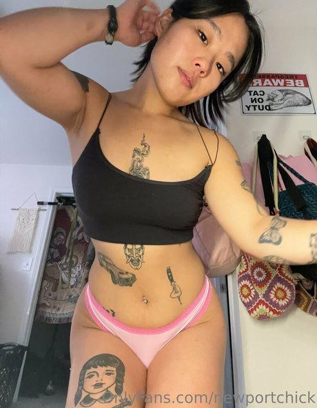 newportchick pornographic model pic