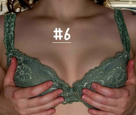 chamomileforbed pretty actress pics