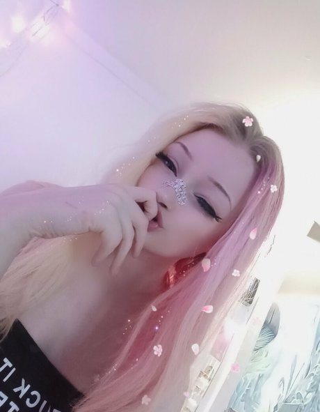 qweenaudrey art actress pic