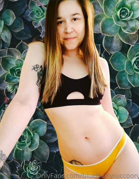 blueburryruccoon model exclusive photo