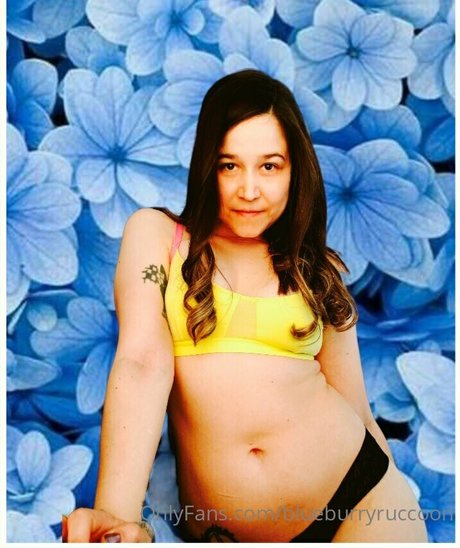 blueburryruccoon art actress img