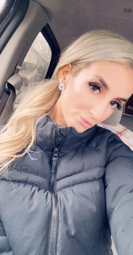 khloeefree model perfect picture