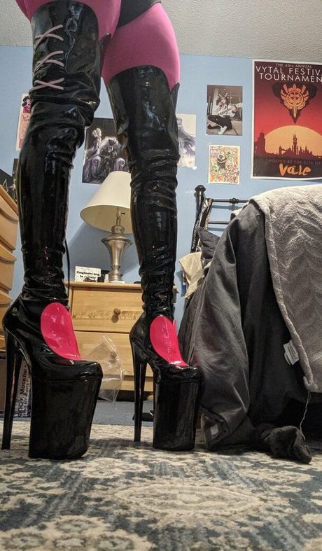 Paralllaxus model nude gallery