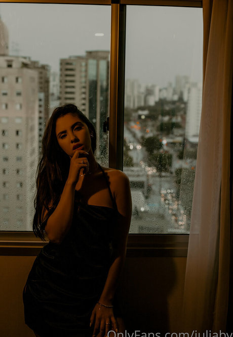 juliaby pretty model pictures