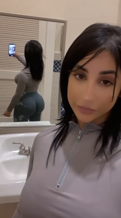 Hinataonig model pornographic pics