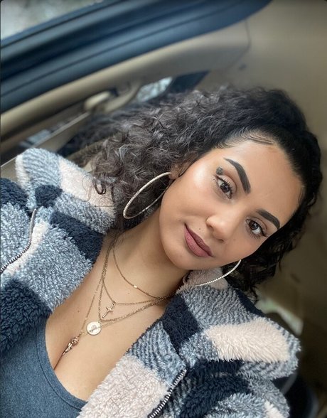 Priya Singh star high quality picture