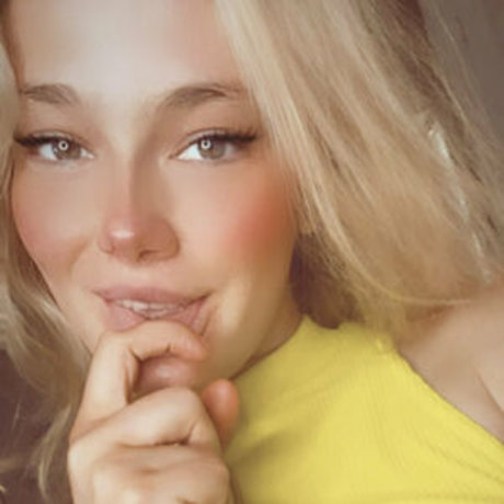 Nouschka hot model photo