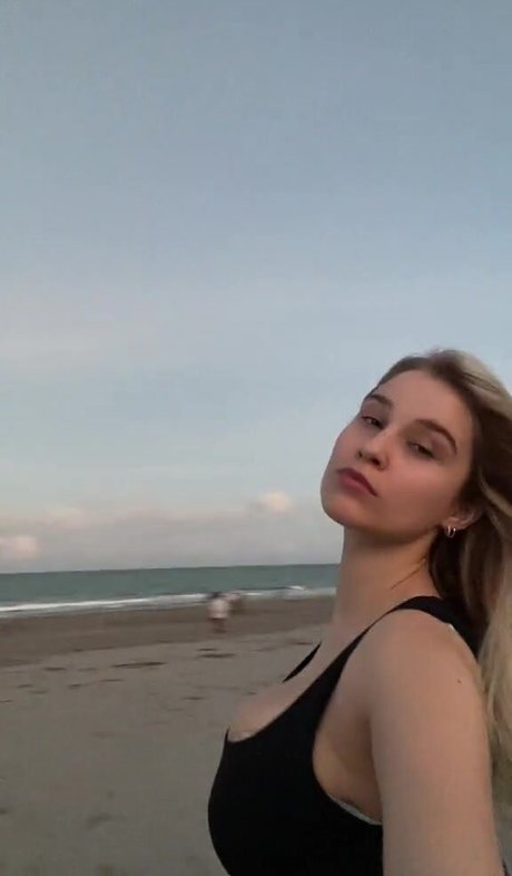 natnevv model perfect photo