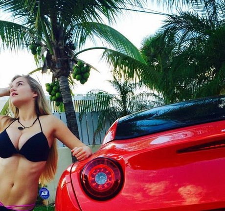 natnevv star hot image