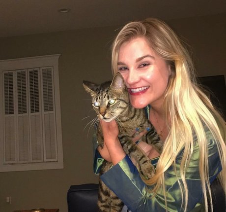 natnevv model nice picture