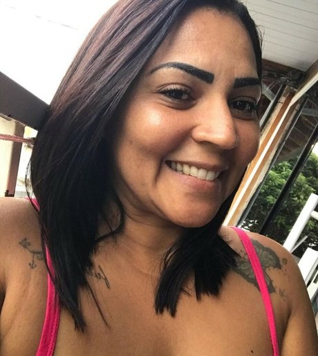 Syl crys adult model images