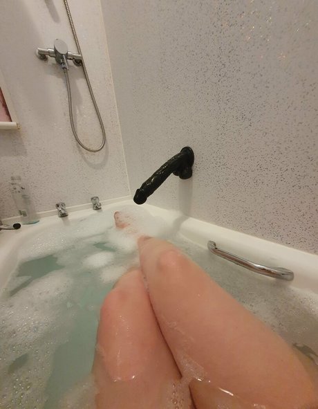 pegginglove nude model picture