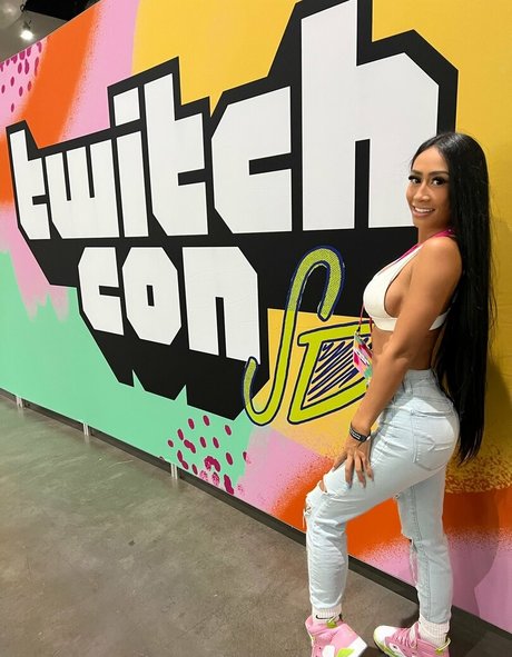 LittleAznChat best model image