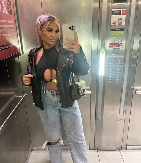 Brittany T nude pornstar archive