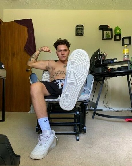 kingalex2021 nude model pic