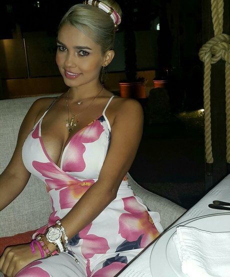 Angela R star high quality photo