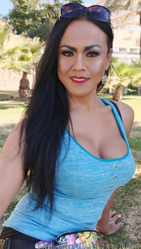 ladyboytiara pornstar free photo