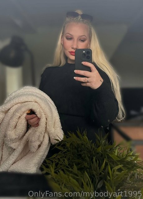 mybodyart1995 model adult photos