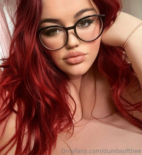 dumbsofttiee sexy pornstar photo